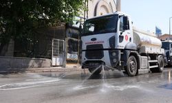 Keçiören’de Cadde ve Parklar Detaylı Temizlikten Geçti