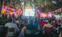 Keçiören’de ‘Gülen Gözler’ Açık Hava Sinema Filmi Yoğun İlgi Gördü