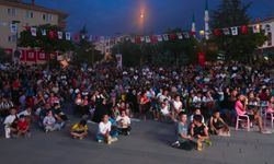 Keçiören’de ‘Kibar Feyzo’ Açık Hava Sinema Filmi Yoğun İlgi Gördü