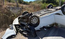 Kocaeli’nde Kaza Çifti Ayırdı: Otomobil Duvara Çarpıp Devrildi