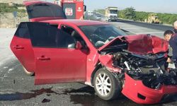 Malatya'da Otomobil Çekiciye Arkadan Çarptı: 5 Yaralı