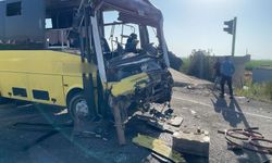 Mardin Kızıltepe’de Halk Otobüsü ile Tır Çarpıştı: 1 Ölü, 9 Yaralı