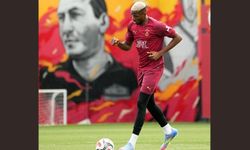 Osimhen Galatasaray’da Sahalara Döndü: İlk İdmanına Çıktı