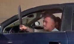 Protokol Yolunda Şoke Eden Olay: Sürücü Kılıç Salladı