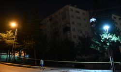Sincan’da Panik Gecesi! Çatırdayan Apartman Tahliye Edildi