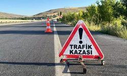 Nallıhan’da Otomobiller Kafa Kafaya Çarpıştı: 1 Ölü, 4 Yaralı!