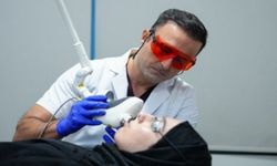 Akne İzleri için En Önemli Adım Doğru Dermatolojik Tedavi