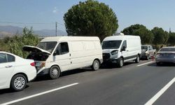 Aydın İncirliova’da 4 Araç Çarpıştı: Anne ve 3 Aylık Bebek Yaralandı