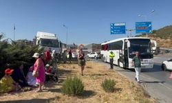 Aydın Söke’de Kamyon ile Gezi Otobüsü Çarpıştı: 6 Yaralı