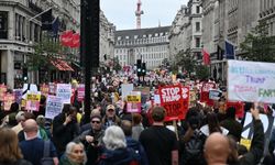 Trump, Londra’da Binlerce Kişinin Protestosuyla Karşılaştı