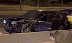 Kartal'da 3 Otomobil Zincirleme Kazaya Karıştı: 3 Yaralı
