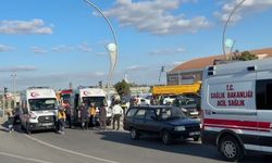 Kocaeli Gebze’de İki Otomobil Çarpıştı: 1’i Çocuk 6 Yaralı