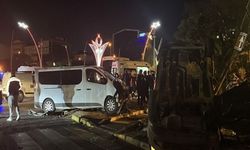 Kocaeli Gebze’de Minibüs ile Ticari Araç Çarpıştı: 1 Ölü, 5 Yaralı