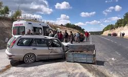 Kütahya Domaniç’te Traktör ile Otomobil Çarpıştı: Sürücüler Yaralı