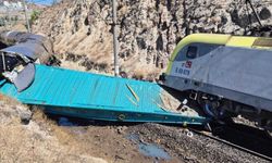 Malatya’da İki Tren Kafa Kafaya Çarpıştı