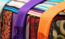Rüyada Eşarp Görmek, Takmak, Almak, Seçmek, Eşarbın Açılması ve Kaybolması Ne Anlama Gelir?