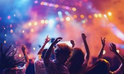 Rüyada Konsere Gitmek, Konser Vermek, Ünlü Konserine Katılmak, Davet Almak ve Bilet Satın Almak Ne Anlama Gelir?