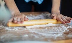 Rüyada Oklava Görmek, Hamur Açmak, Kırılması, Satın Almak, Vermek ve Uzun Oklava Ne Anlama Gelir?