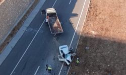 Sakarya’da Ölümlü Kaza: Otomobil ile Ticari Araç Kafa Kafaya Girdi