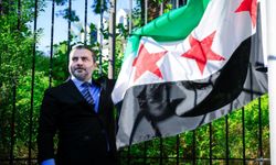 Suriye Bayrağı Washington Büyükelçiliğinde Dalgalandı