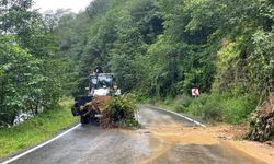 Trabzon’u Sağanak Vurdu: 4 İlçede Heyelan!