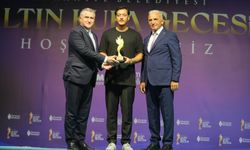 Mesut Özil’e “Yılın Spor İnsanı” Ödülü
