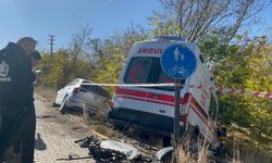 Aksaray’da Korkutan Kaza: Ambulans ve Otomobil Çarpıştı, 4 Yaralı