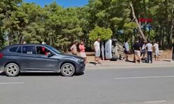 Antalya Manavgat’ta İki Araç Çarpıştı: Anne ve İki Çocuğu Yaralandı