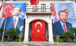 Antalya’da 105 Yıllık Türk Bayrağı Sergileniyor
