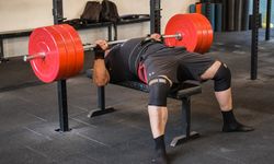 Bench Press Nasıl Yapılır? Göğüs Kaslarını Güçlendiren Etkili Egzersiz Rehberi