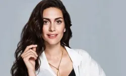 Bergüzar Korel Takipçilerini Lise Yıllarına Götürdü!