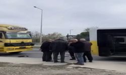 Büyükçekmece'de İETT Otobüsü ile Kamyon Çarpıştı: 9 Yaralı