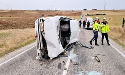 Edirne'de İki Otomobil Çarpıştı, Biri Takla Attı: 3 Yaralı