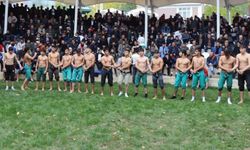 Erzurum’da 102 Yıllık Karakucak Güreşleri Başladı