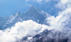Everest’te Kar Fırtınası: Yüzlerce Dağcı İçin Kurtarma Seferberliği