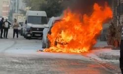 İstanbul Sultangazi’de Araç Yangını: Araç Kullanılamaz Hale Geldi