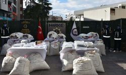 İzmir’de Tarihi Operasyon: 881 Bin Sentetik Hap Ele Geçirildi