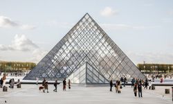 Louvre Soygununda Yeni Gelişme: 2 Şüpheli Gözaltında