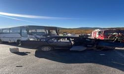 Mersin Gülnar’da Ölümlü Kaza: İşçi Midibüsü ile Otomobil Çarpıştı