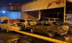 Mersin Tarsus’ta Yangın: 5 Araç Ateşe Verildi