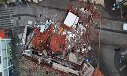 6.1 Büyüklüğündeki Deprem Sındırgı’yı Vurdu! Yıkılan Binalar Havadan Görüntülendi
