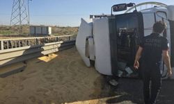 Şırnak’ta TIR Kontrolden Çıktı, 2 Kişi Yaralandı