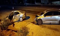 Adıyaman'da İki Otomobil Kafa Kafaya Girdi: 12 Yaralı