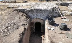 Tharsa Antik Kenti’nde 1800 Yıllık Oda Mezarı Gün Yüzüne Çıktı