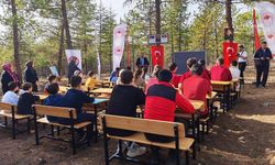 Ankara’da Sınıf Bir Günlüğüne Ormana Taşındı: Öğrenciler Derse Doğada Katıldı