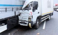 Arnavutköy'de Ölümlü Kaza: Kamyon Tıra Arkadan Çarptı