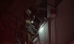 Beyoğlu’nda Yangın Paniği: Mahsur Kalan 4 Kişi Tahliye Edildi