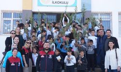 Beypazarı’nda Öğrencilere Anlamlı Hediye: Her Çocuğa Bir Fidan