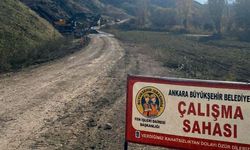 Beypazarı'nda Toprak Kaydı: Mahalle Yolu Ulaşıma Kapandı