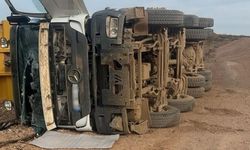 Bursa İnegöl’de Hafriyat Kamyonu Devrildi: Sürücü Ağır Yaralı